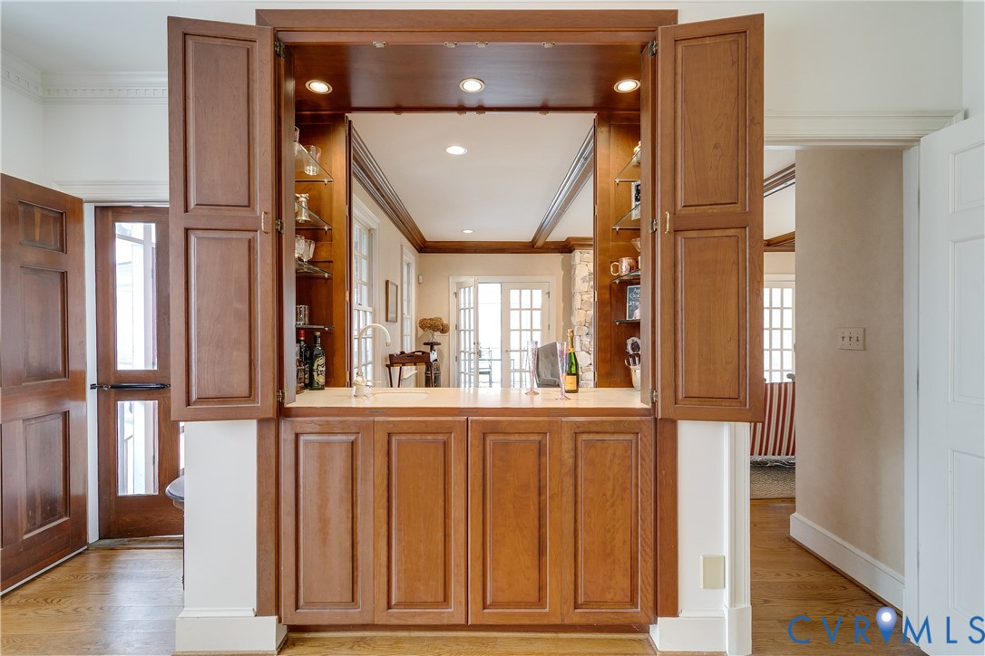 1281 Shallow Well Road Manakin-Sabot, VA 23103 - Photo 23 of 67 Convenient bar between kitchen and family room