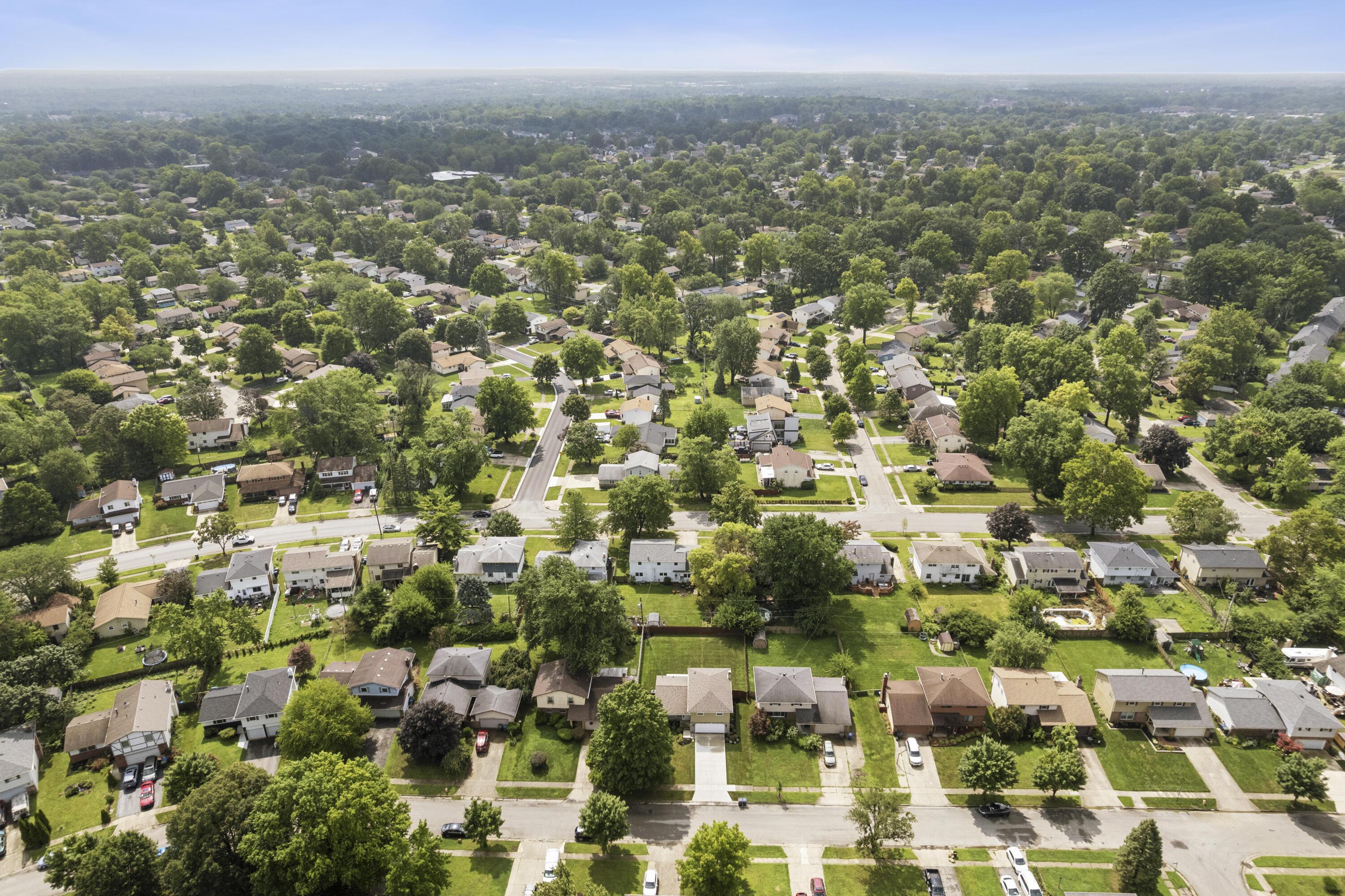 5440 Aspen Road Columbus, OH 43229 - Photo 49 of 52 Drone