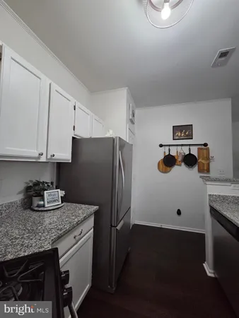$2,450 | 14322 Climbing Rose Way, Unit 301, Centreville, VA 20121