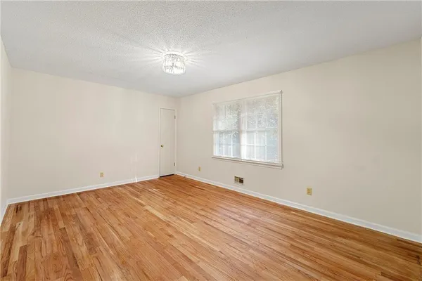 $2,450 | 552 Duke Drive, Marietta, GA 30066