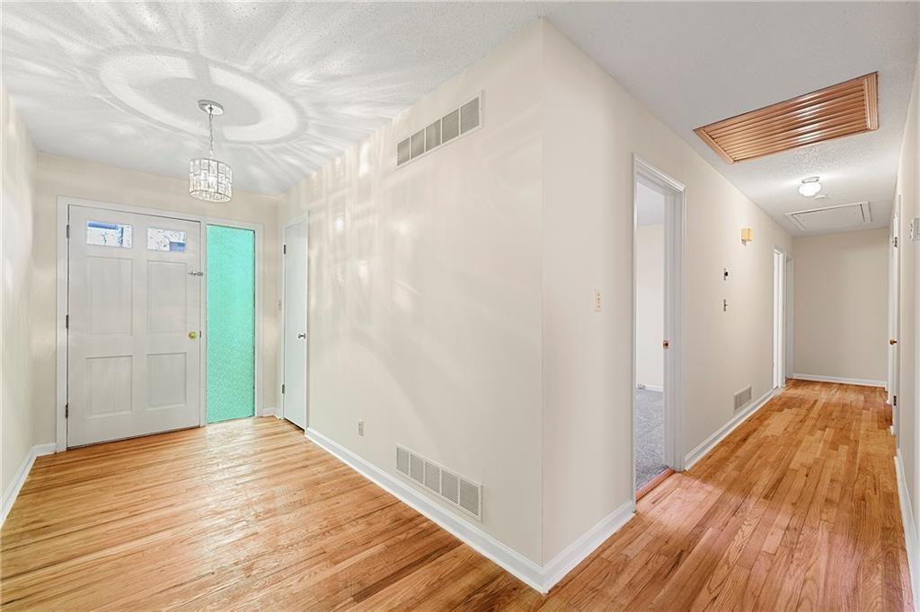 552 Duke Drive Marietta, GA 30066 - Photo 14 of 20