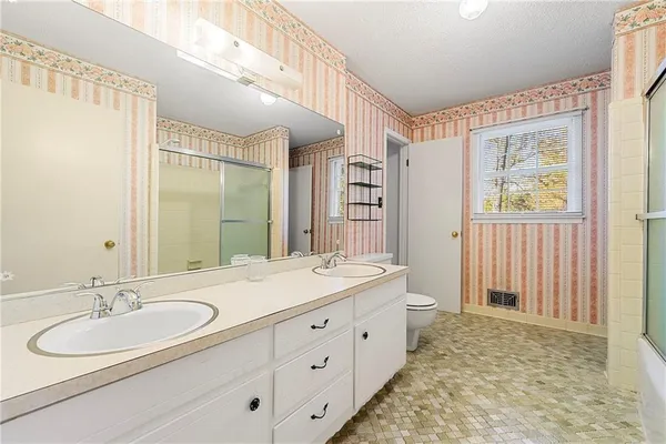 $2,450 | 552 Duke Drive, Marietta, GA 30066