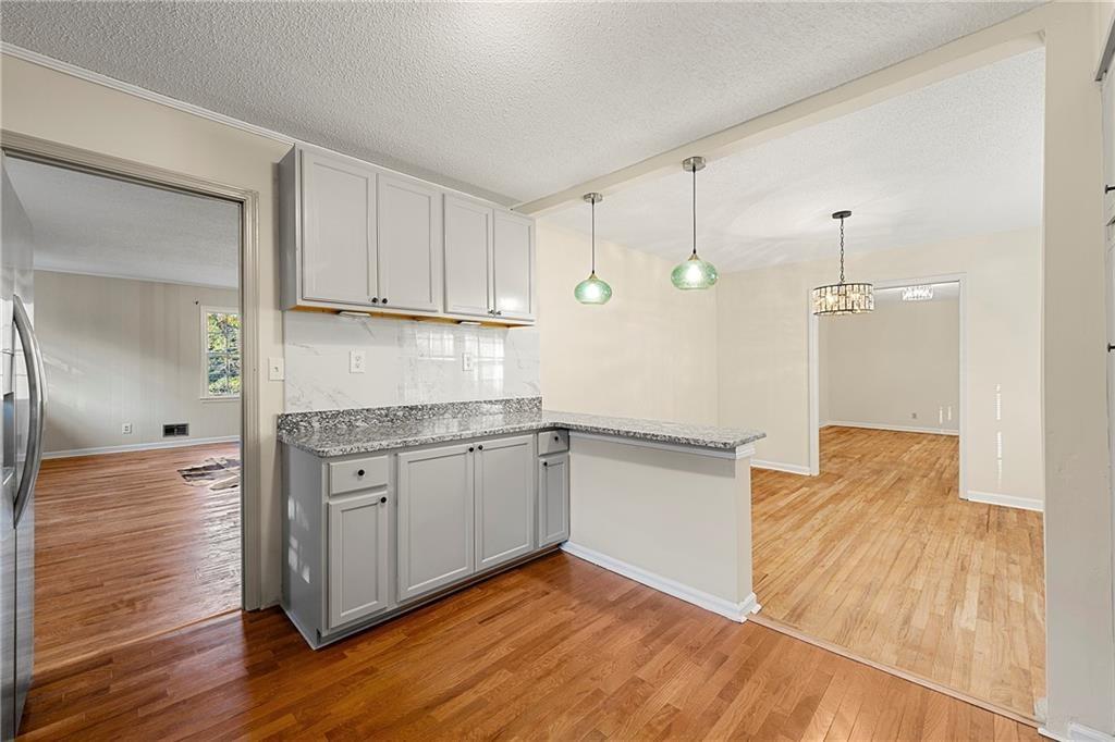 552 Duke Drive Marietta, GA 30066 - Photo 7 of 20