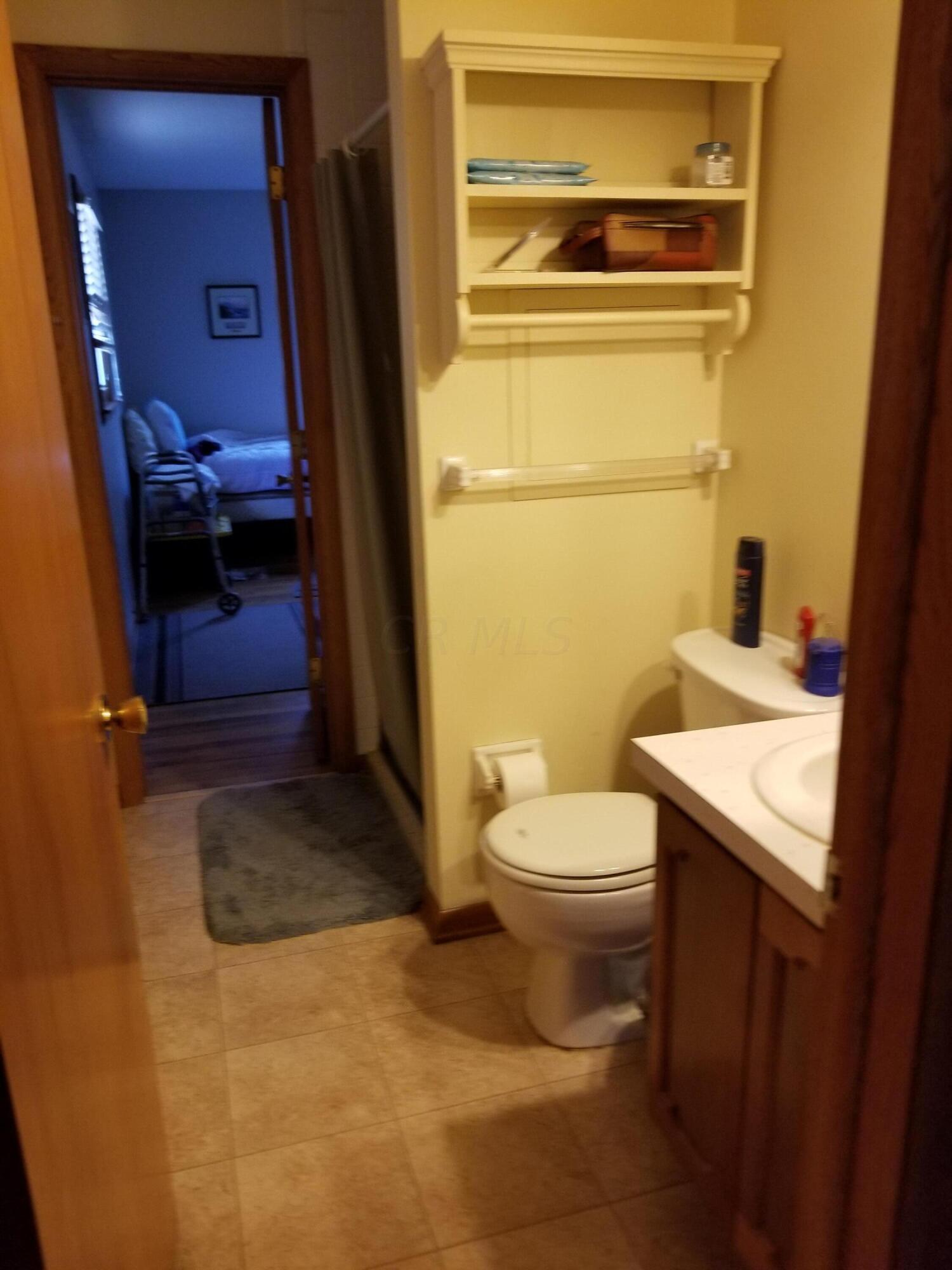 460 Jefferson Road Newark, OH 43055 - Photo 10 of 21 This bathroom is attached to the owners bedroom.