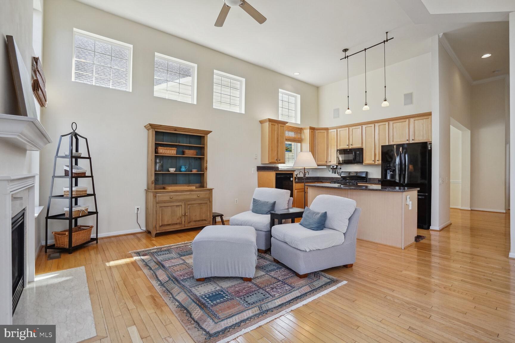 12036 Rutherglen Place Bristow, VA 20136 - Photo 20 of 39 Family room off kitchen