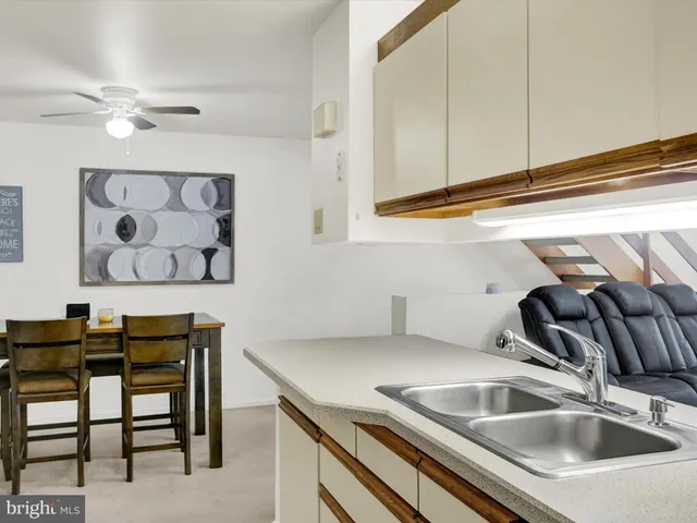 $180,000 | 591-6 Geneva Drive, Mechanicsburg, PA 17055