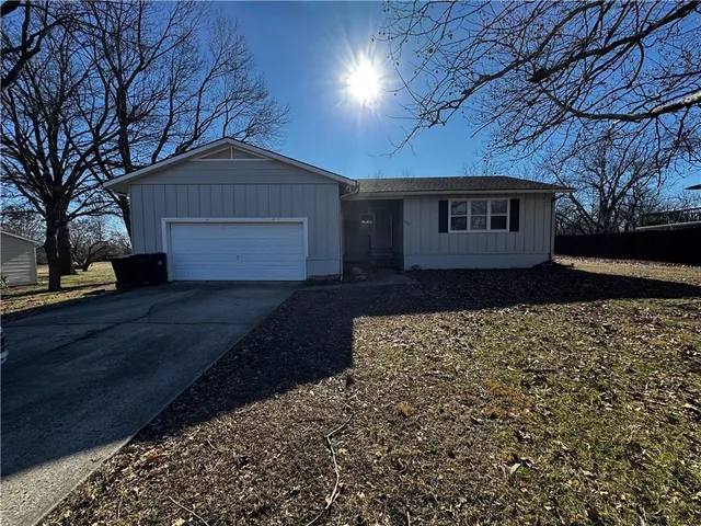 $200,000 | 806 East Market Street, Warrensburg, MO 64093