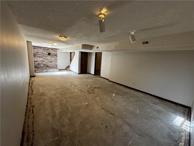 $200,000 | 806 East Market Street, Warrensburg, MO 64093