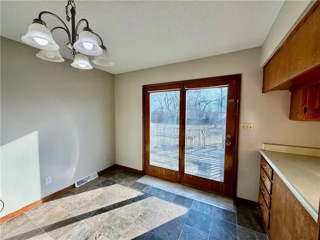 $200,000 | 806 East Market Street, Warrensburg, MO 64093