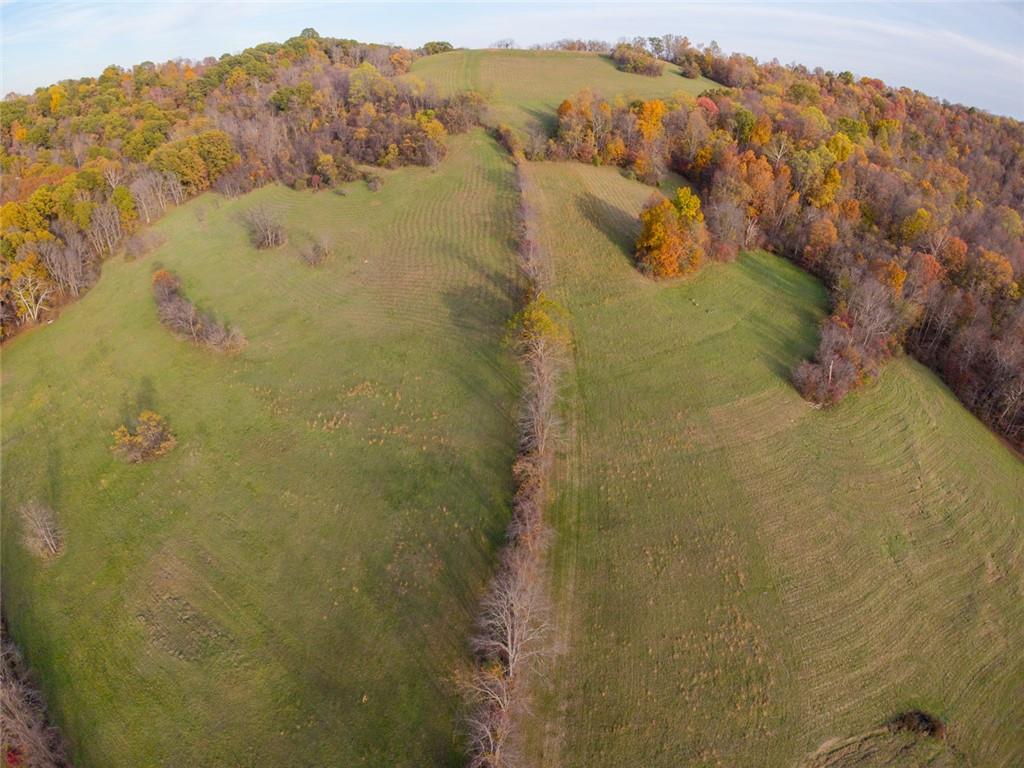 195 West W Railroad Road Sycamore, PA 15364 - Photo 19 of 50 a view of a bathroom with a mountain