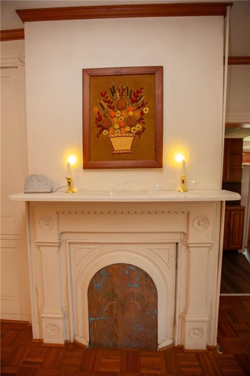 195 West W Railroad Road Sycamore, PA 15364 - Photo 29 of 50 a close view of a utility room with dryer and washer