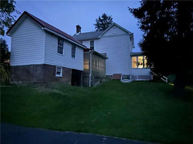 $699,000 | 195 West W Railroad Road, Sycamore, PA 15364