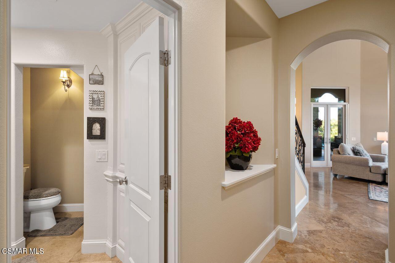 12490 MacDonald Drive Ojai, CA 93023 - Photo 29 of 87 a living room with furniture and a toilet