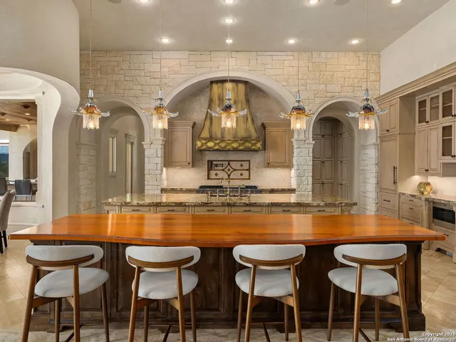 $4,400,000 | 15 Paseo Valencia, San Antonio, TX 78257