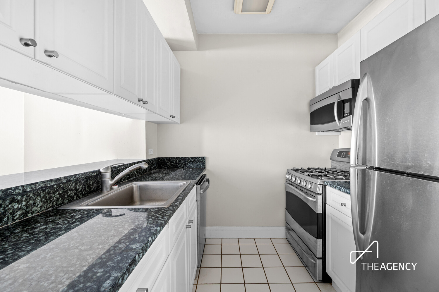 400 East 90th Street, Unit 10F Manhattan, NY 10128 - Photo 7 of 10