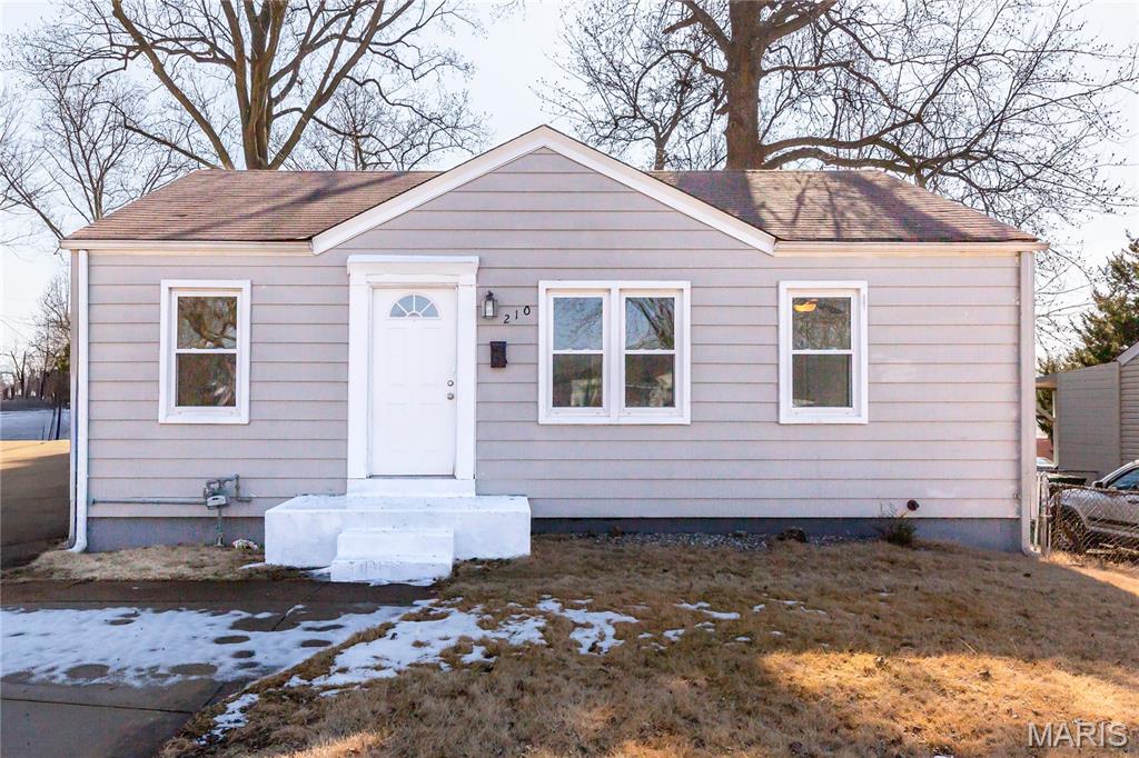 210 Derhake Road Florissant, MO 63031 - Photo 1 of 14