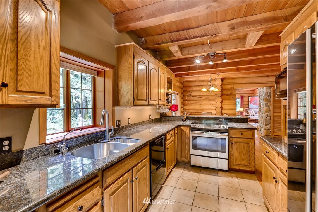 6141 Preston-Fall City Road Southeast Fall City, WA 98024 - Photo 8 of 25 Gallery Image 8