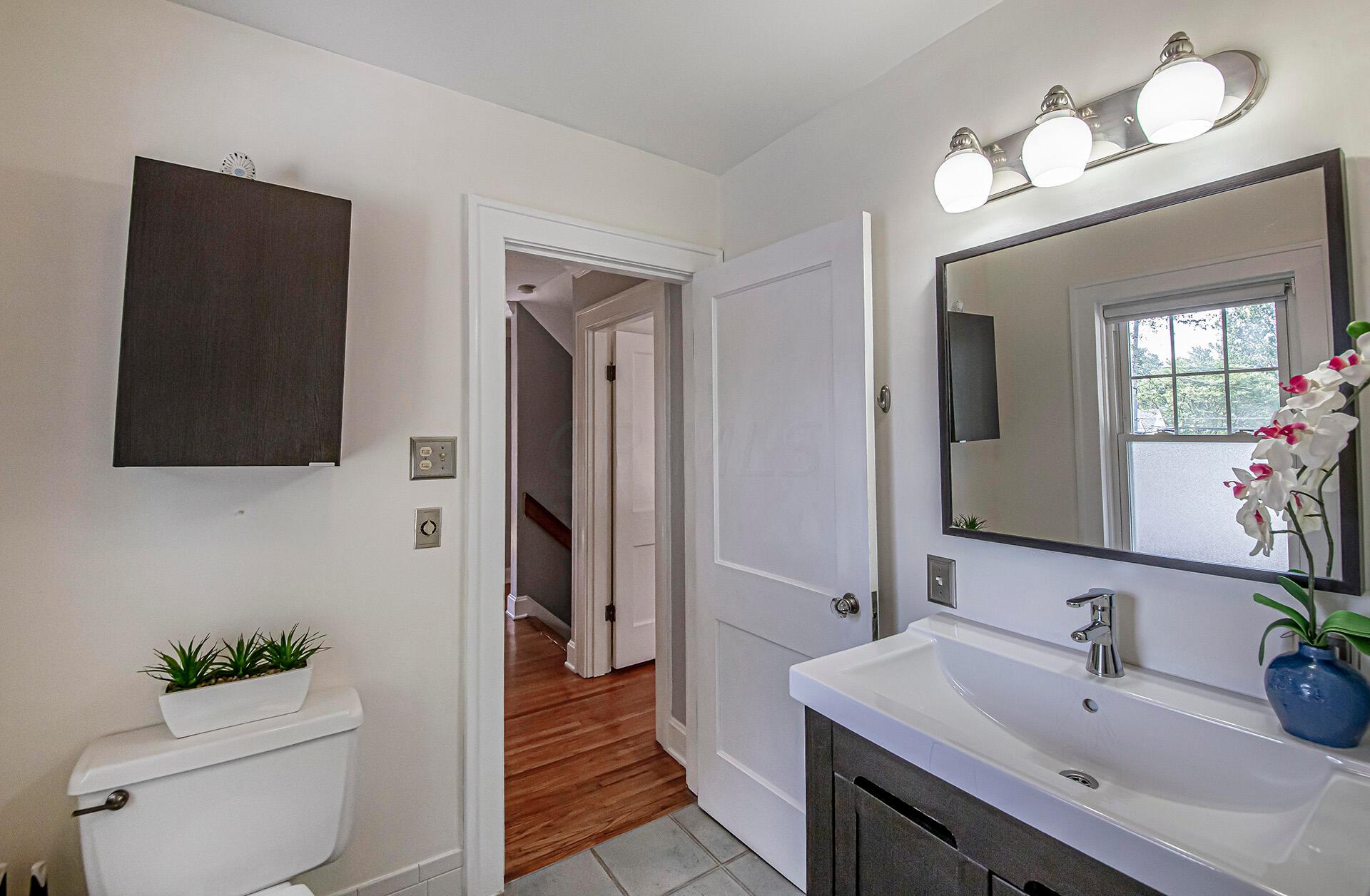 209 Blenheim Road Columbus, OH 43214 - Photo 32 of 40 31 UL Full Bath