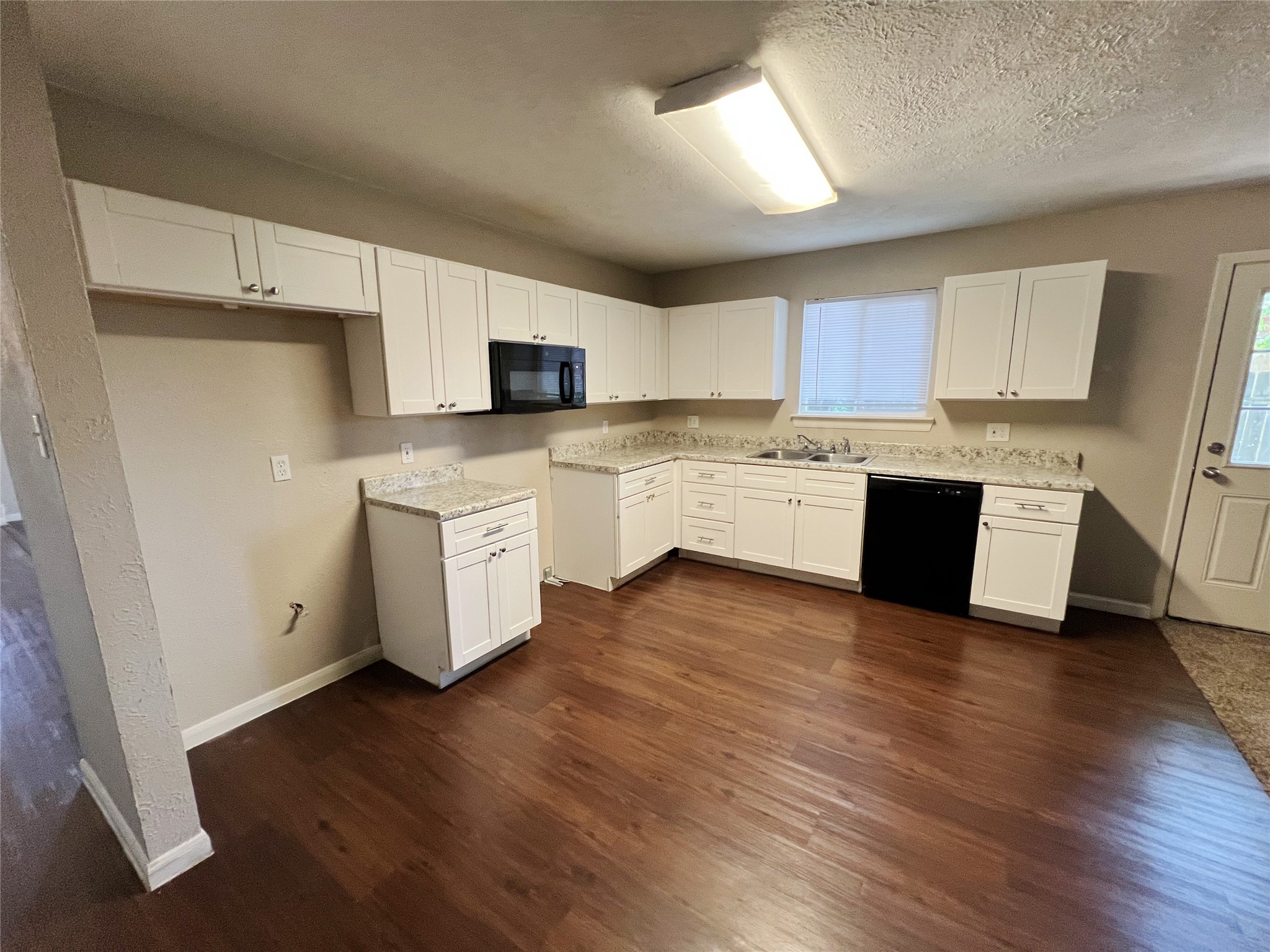 15806 Corsair Road Houston, TX 77053 - Photo 6 of 17