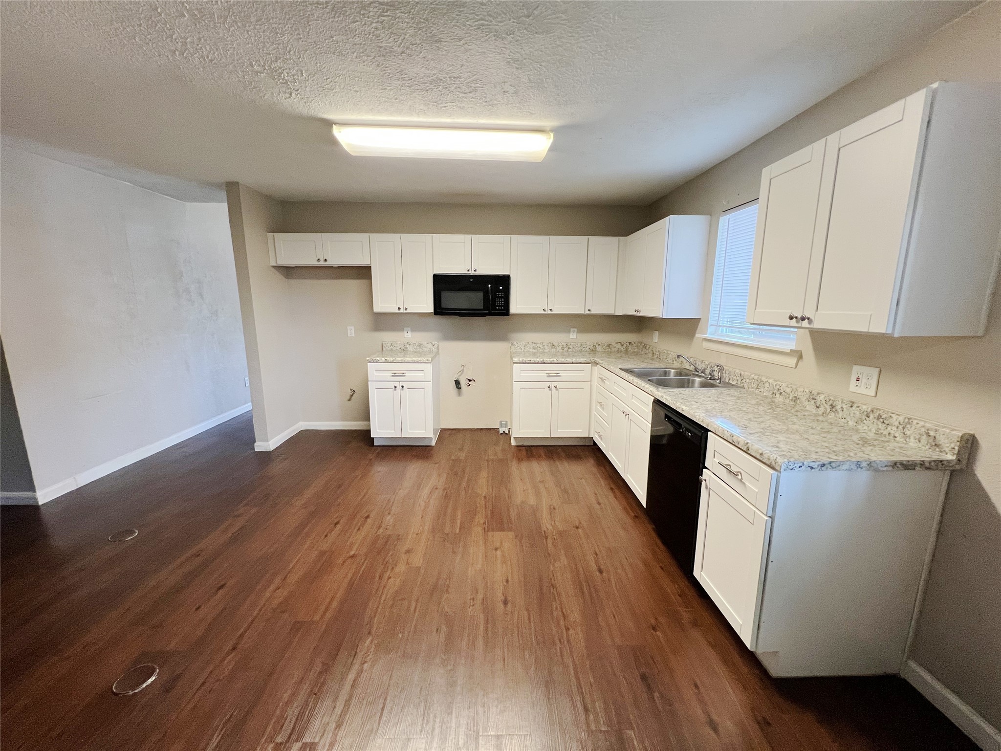 15806 Corsair Road Houston, TX 77053 - Photo 7 of 17