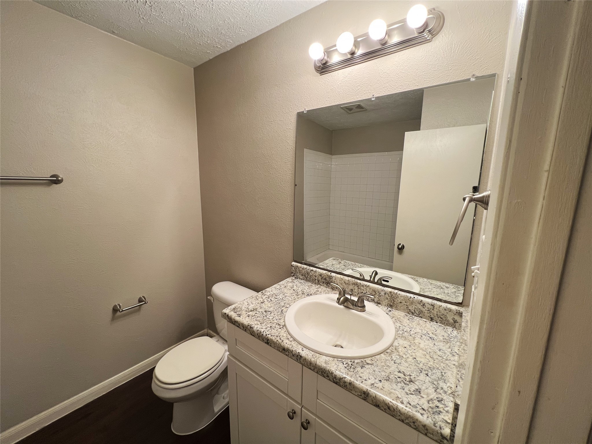 15806 Corsair Road Houston, TX 77053 - Photo 8 of 17