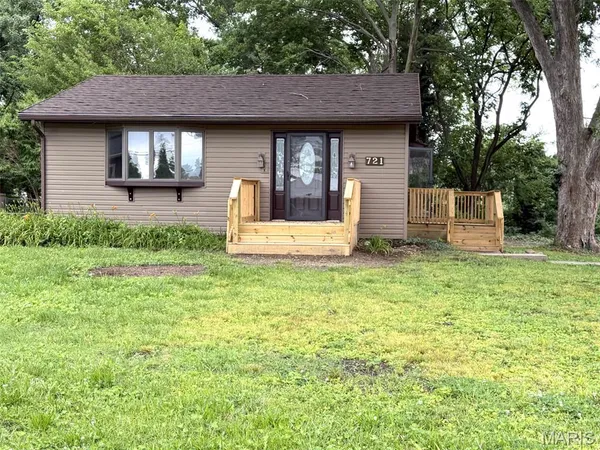 $1,600 | 721 South Cherry Street, O'Fallon, IL 62269