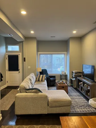 $2,500 | 2613 West Cortland Street, Unit 1, Chicago, IL 60647