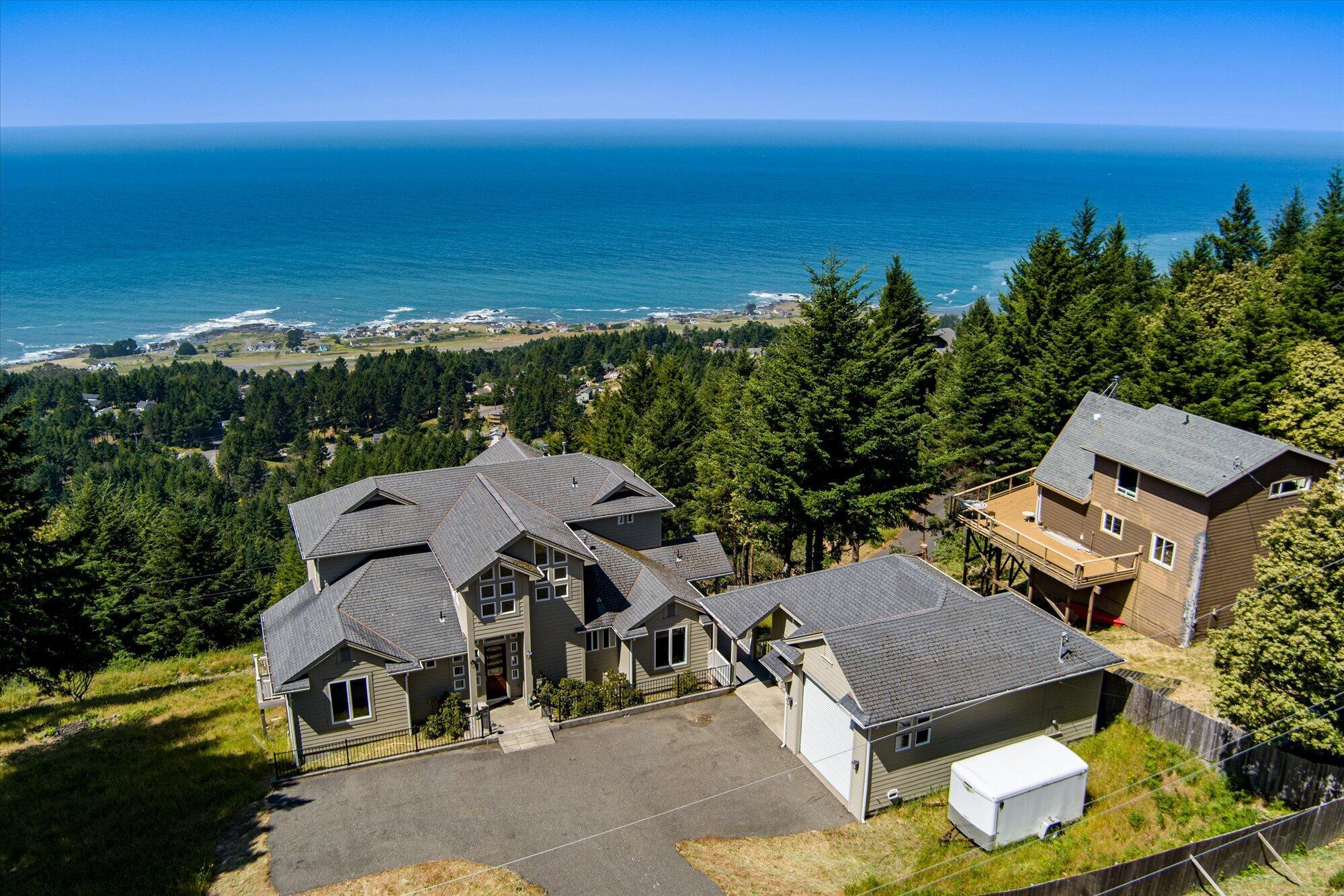 195 Parsons Road Whitethorn, CA 95589 - Photo 2 of 86