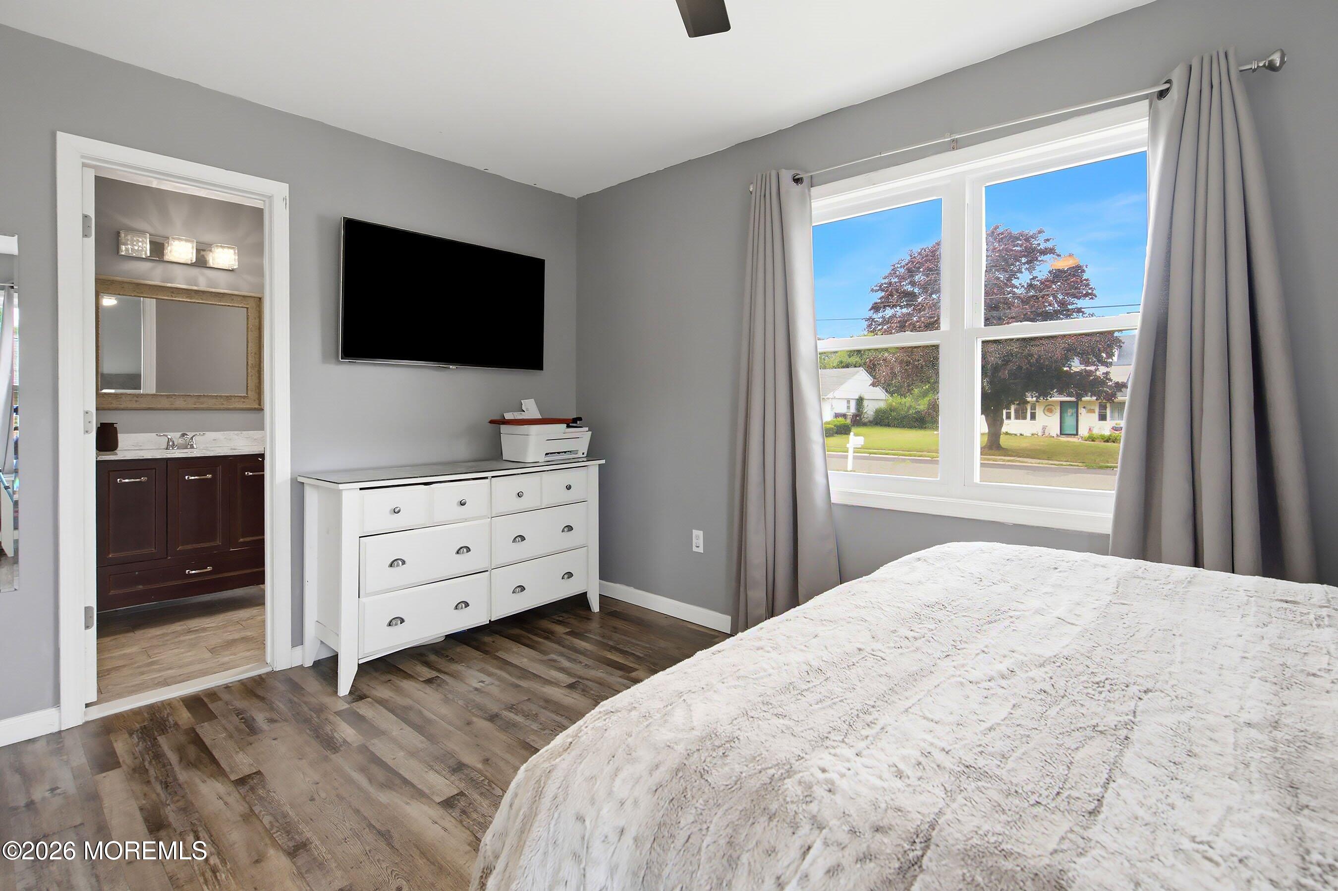 32 Edison Street Bayville, NJ 08721 - Photo 14 of 29 15-Bedroom 1b