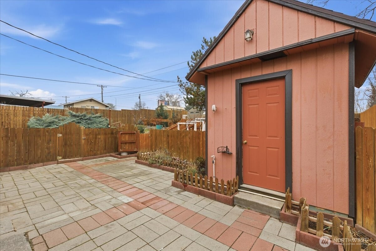 614 West Loop Drive Moses Lake, WA 98837 - Photo 19 of 33