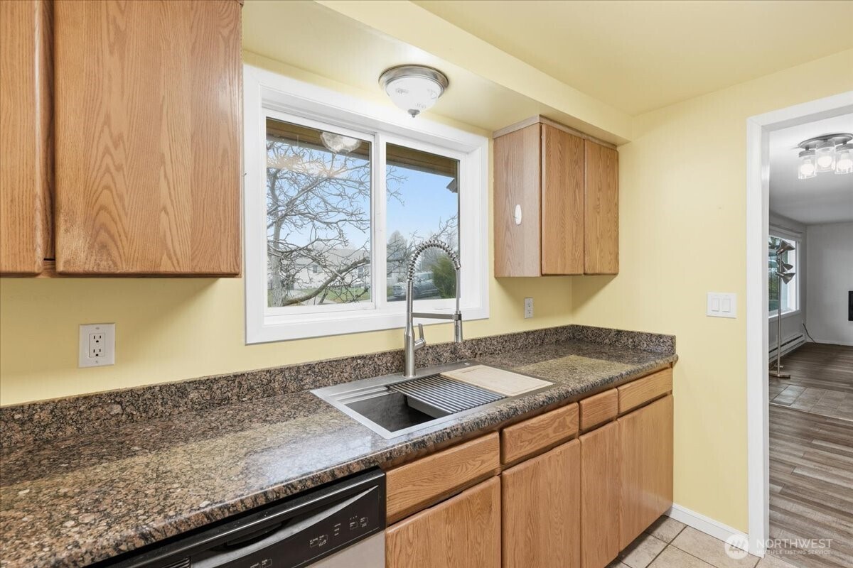 614 West Loop Drive Moses Lake, WA 98837 - Photo 8 of 33