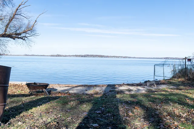 $359,900 | 97 Mark Lane, Fox Lake, IL 60020