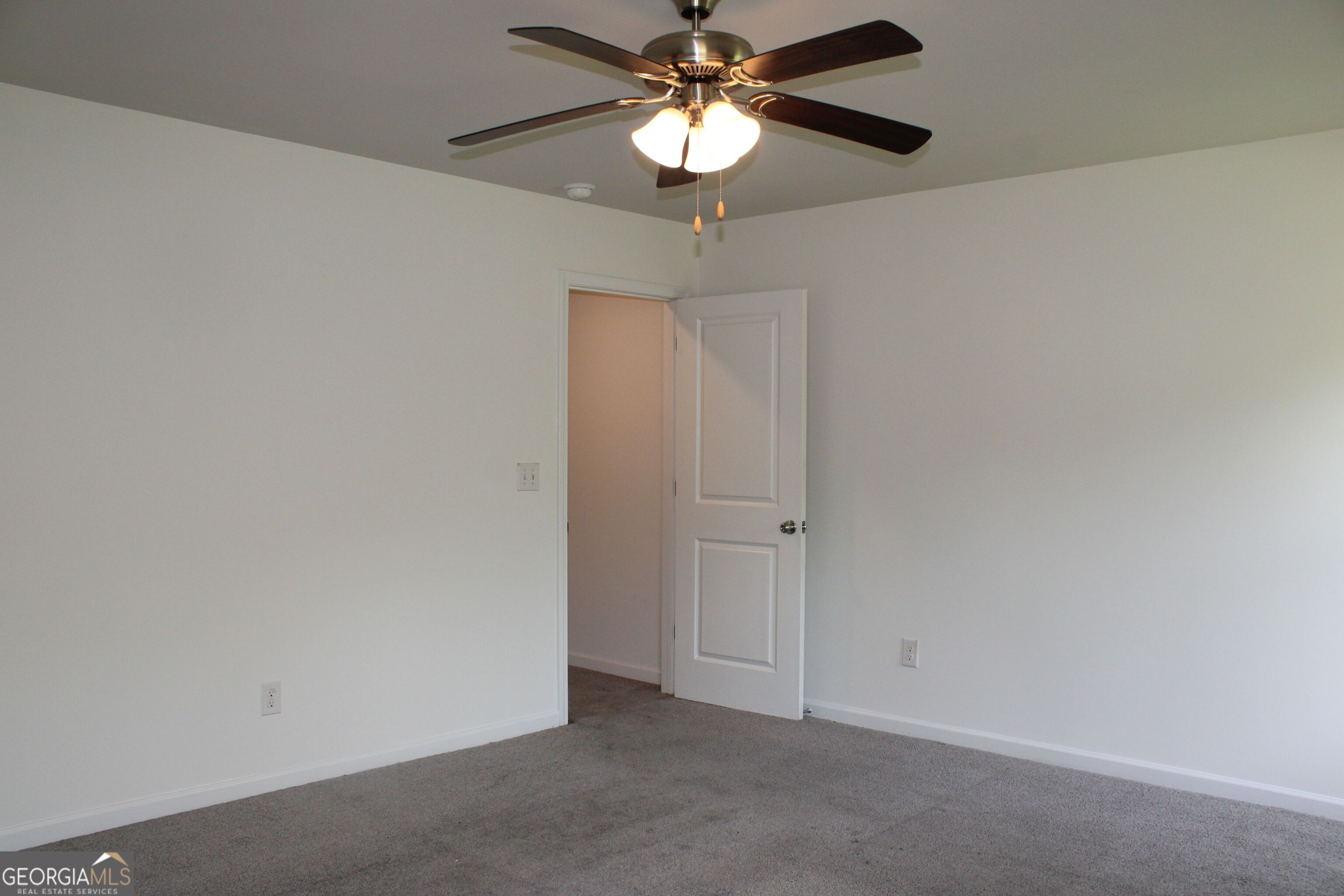 9220 Golfview Circle Covington, GA 30014 - Photo 11 of 20 Gallery Image 11