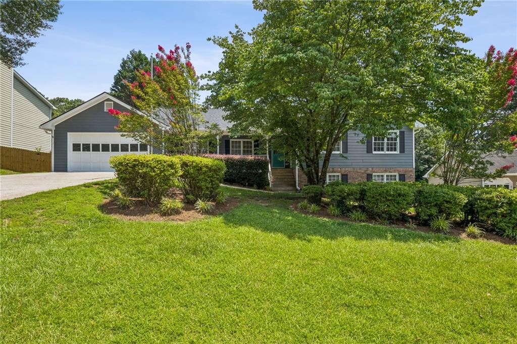 1192 Lakeview Road Grayson, GA 30017 - Photo 3 of 70