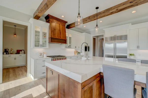 $2,950,000 | 21 Cherrywood Circle, North Oaks, MN 55127