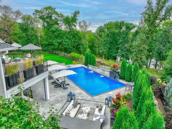 $2,950,000 | 21 Cherrywood Circle, North Oaks, MN 55127