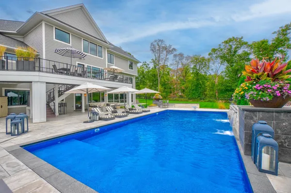 $2,950,000 | 21 Cherrywood Circle, North Oaks, MN 55127