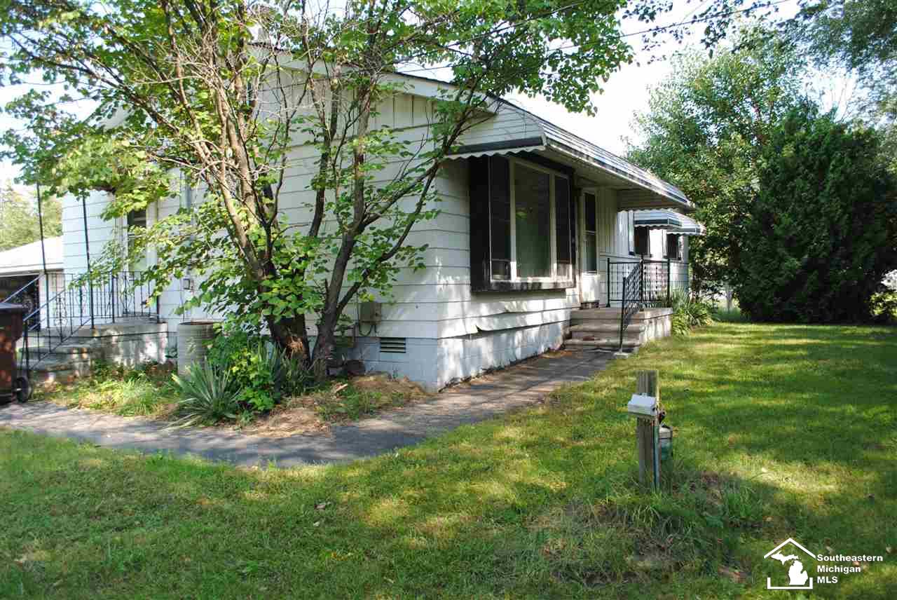 1910 Stewart Road Monroe, MI 48162 - Photo 2 of 46 50055372-1.JPG