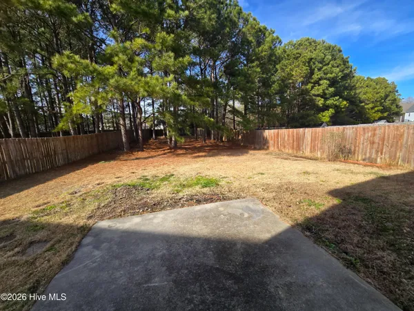 $2,200 | 212 Long Pond Drive, Sneads Ferry, NC 28460