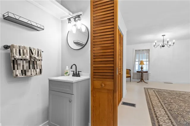 $219,000 | 2483 W Road, Leyden, NY 13309