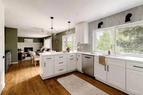 $1,000,000 | 6335 South Geneva Circle, Englewood, CO 80111