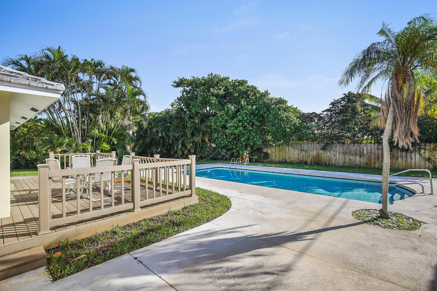 147 Gregory Road West Palm Beach, FL 33405 - Photo 18 of 20 Patio & Pool