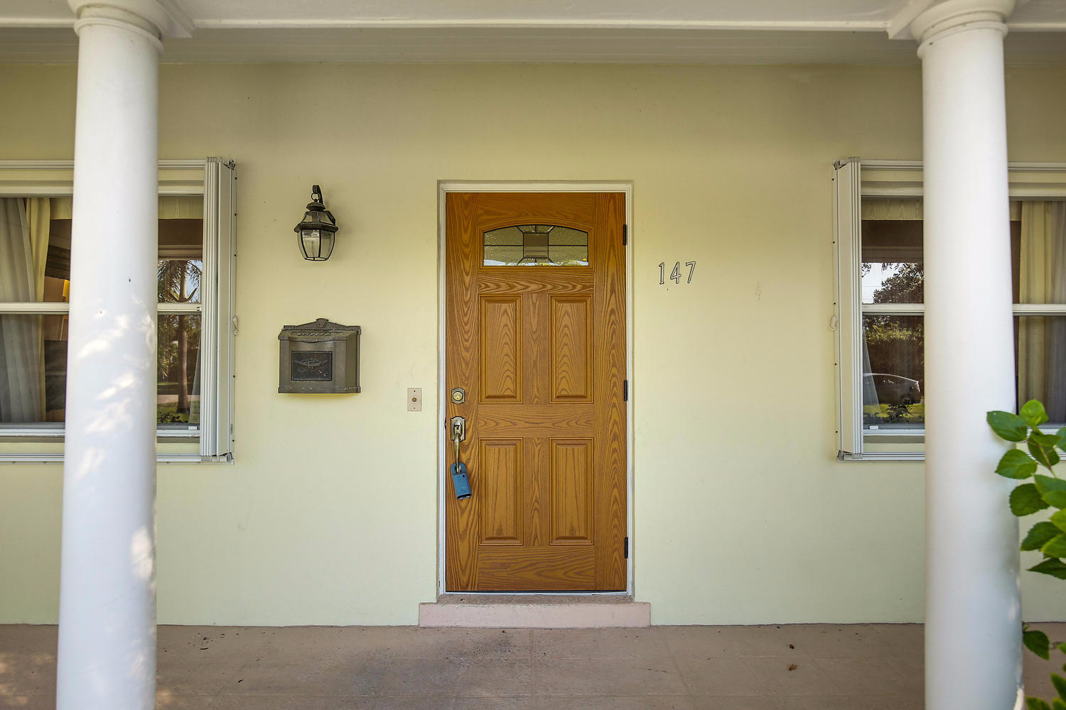 147 Gregory Road West Palm Beach, FL 33405 - Photo 3 of 20 Entrance & Porch