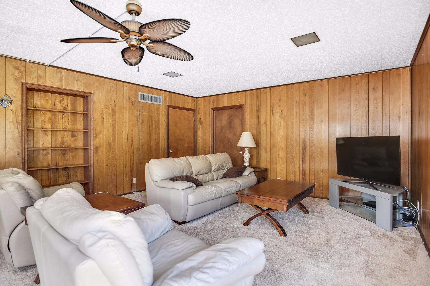 147 Gregory Road West Palm Beach, FL 33405 - Photo 9 of 20 Family Room