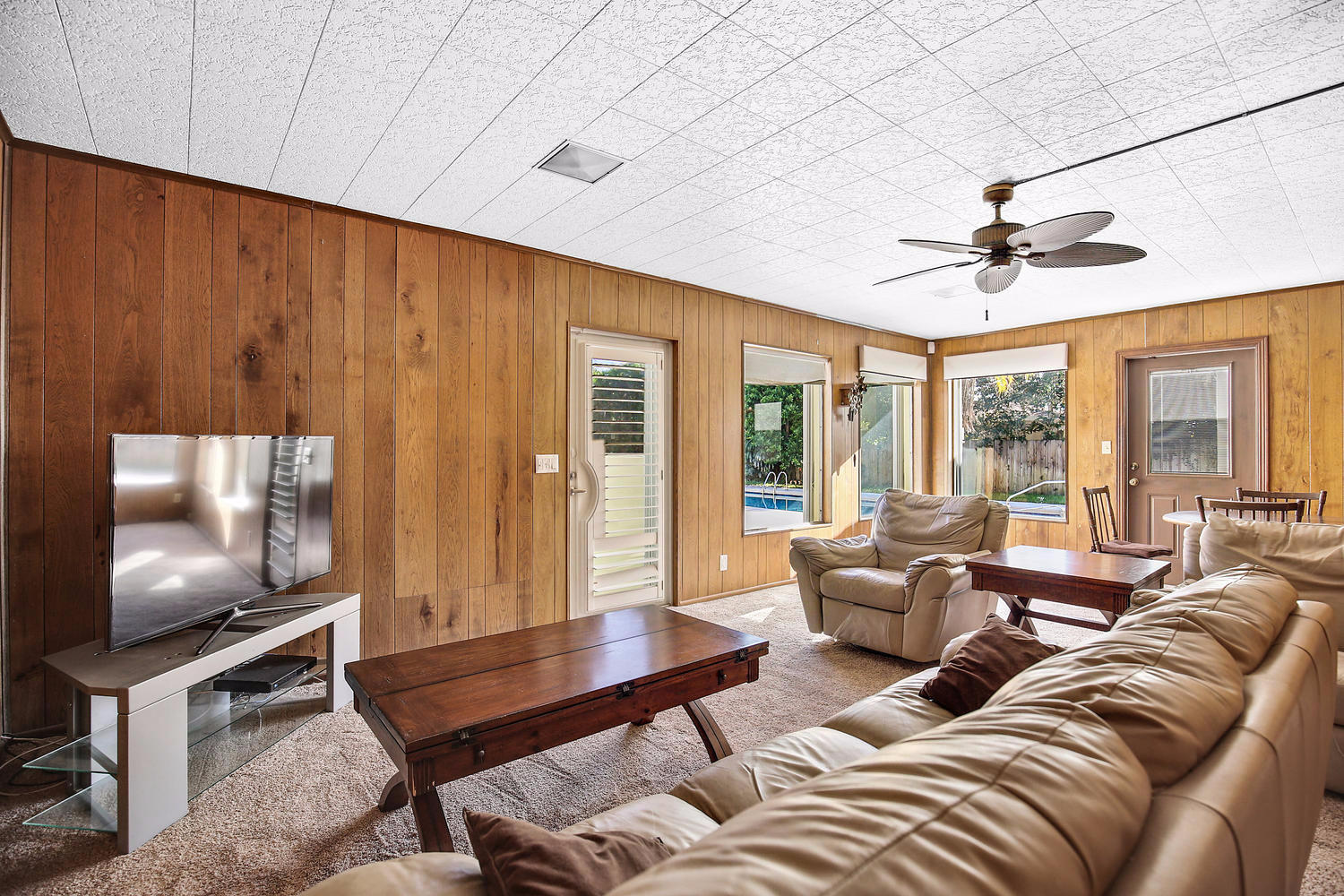 147 Gregory Road West Palm Beach, FL 33405 - Photo 10 of 20 Family Room
