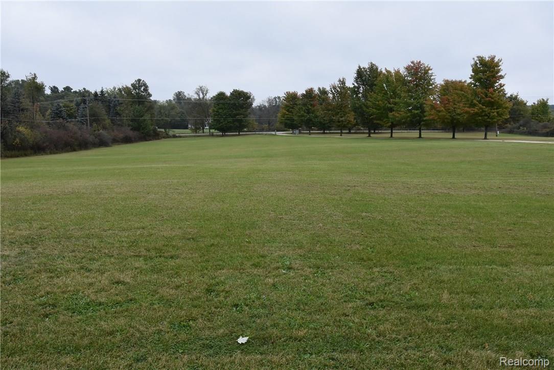 634 South Maple Leaf Road Lapeer, MI 48446 - Photo 4 of 37 WES_1174.JPG