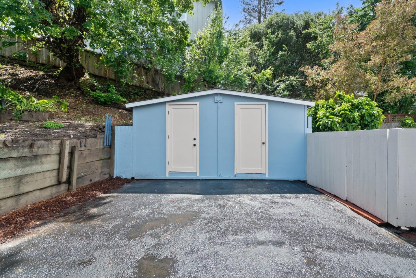 2900 South Main Street Soquel, CA 95073 - Photo 31 of 41 a view of a garage