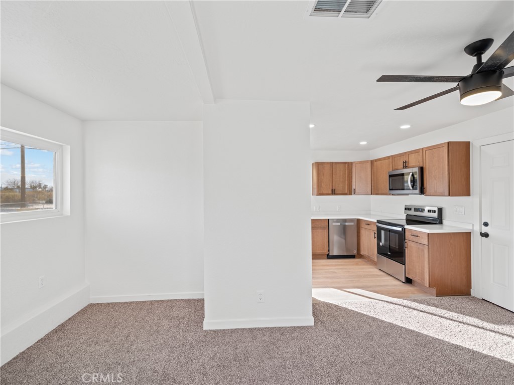 11687 Bellflower Street Victorville, CA 92392 - Photo 8 of 37