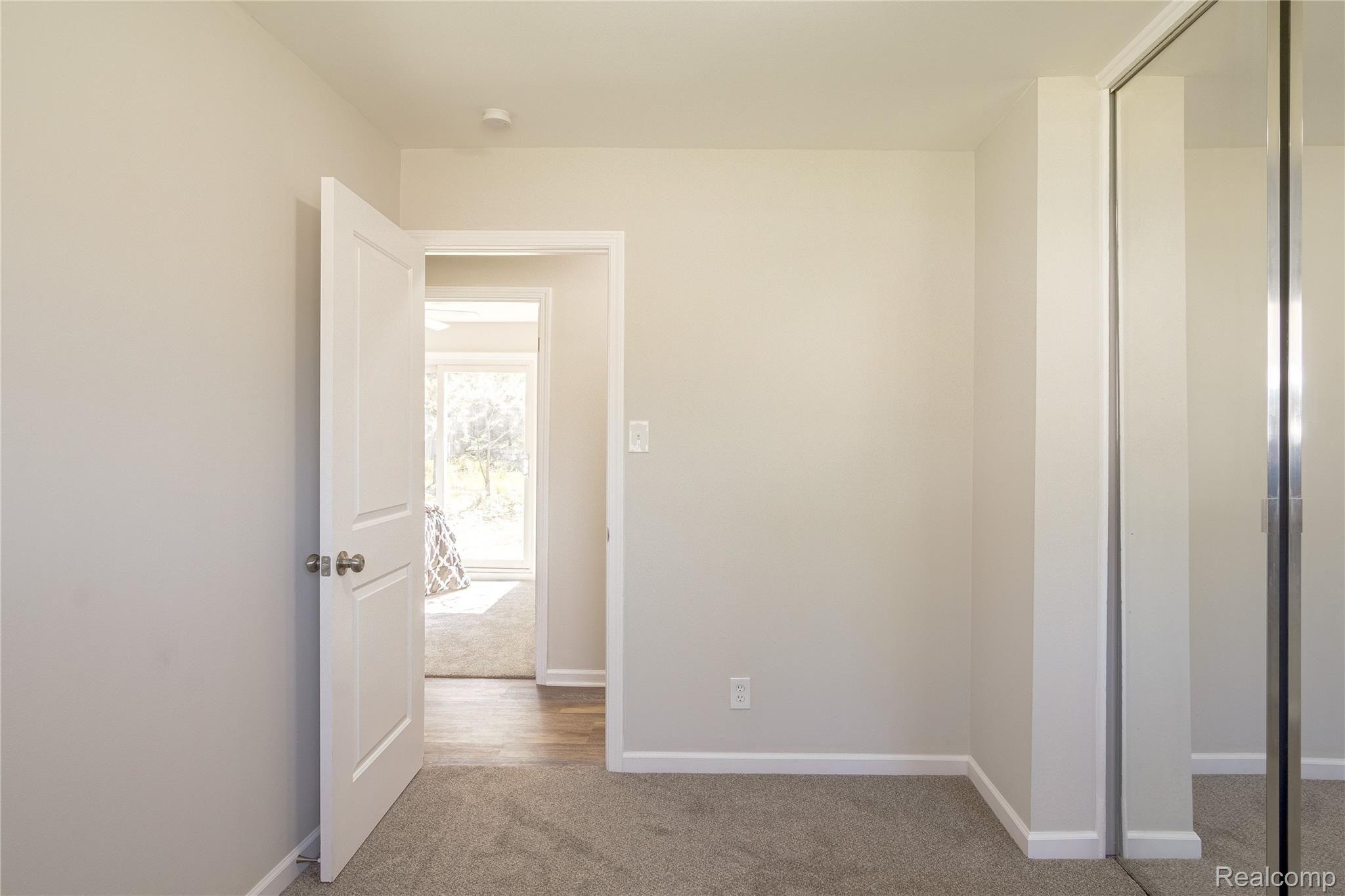 4351 Hatchery Road Waterford, MI 48329 - Photo 18 of 24 Bedroom 2