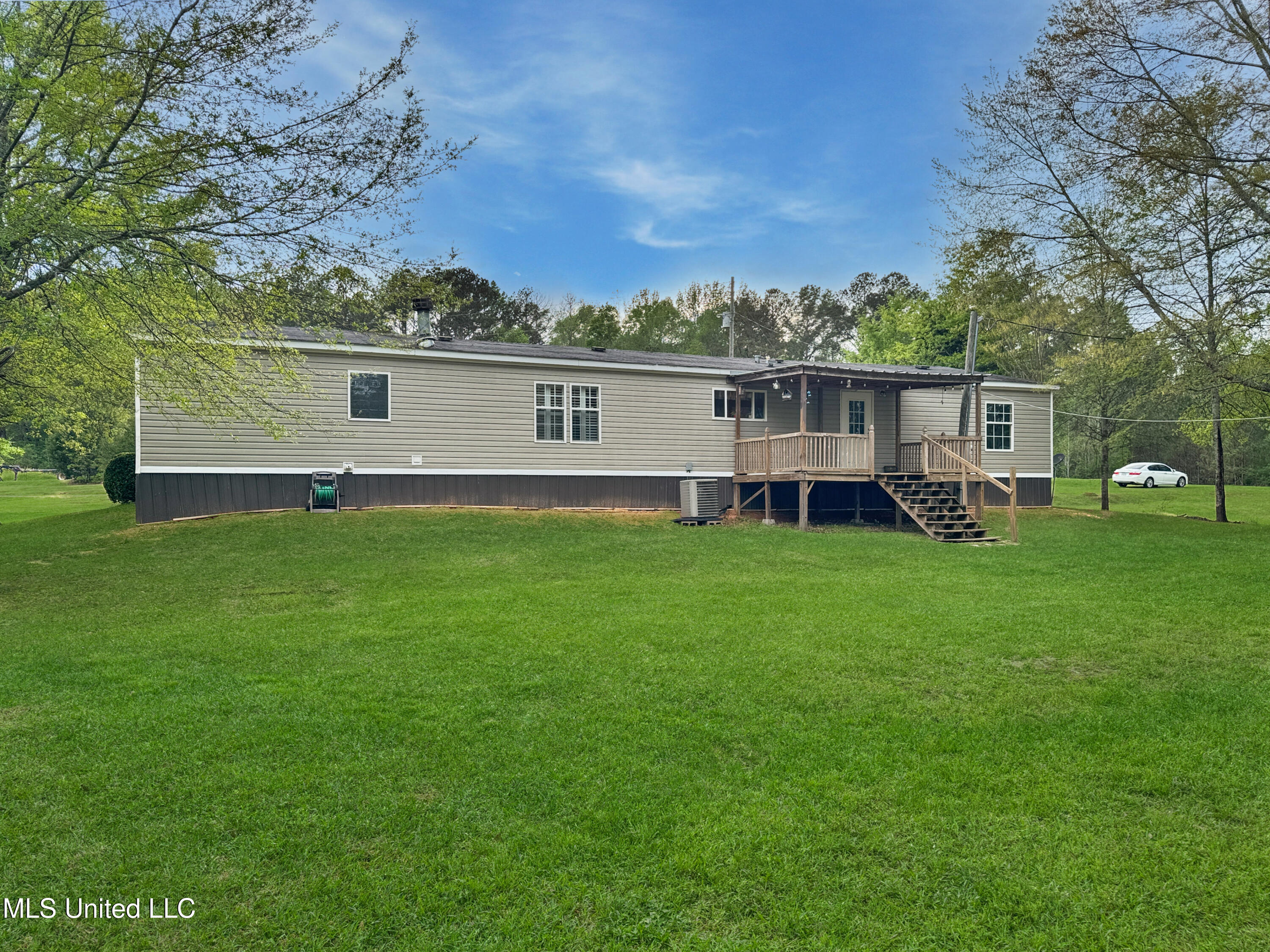 142 Pea Patch Drive Mendenhall, MS 39114 - Photo 5 of 37 1b7d6df86c0d6b694a9003cd2444fcd1929cbcd7